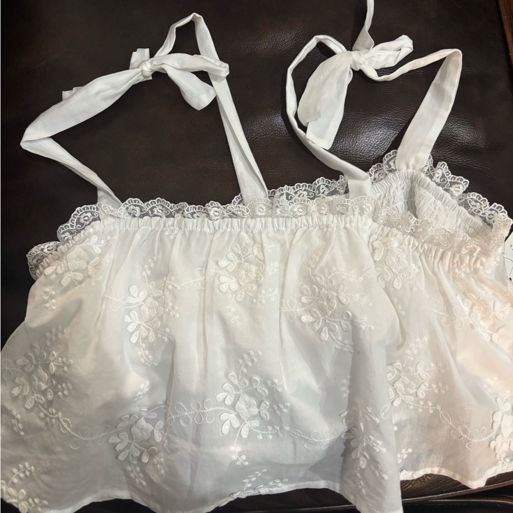 White crop top tank
